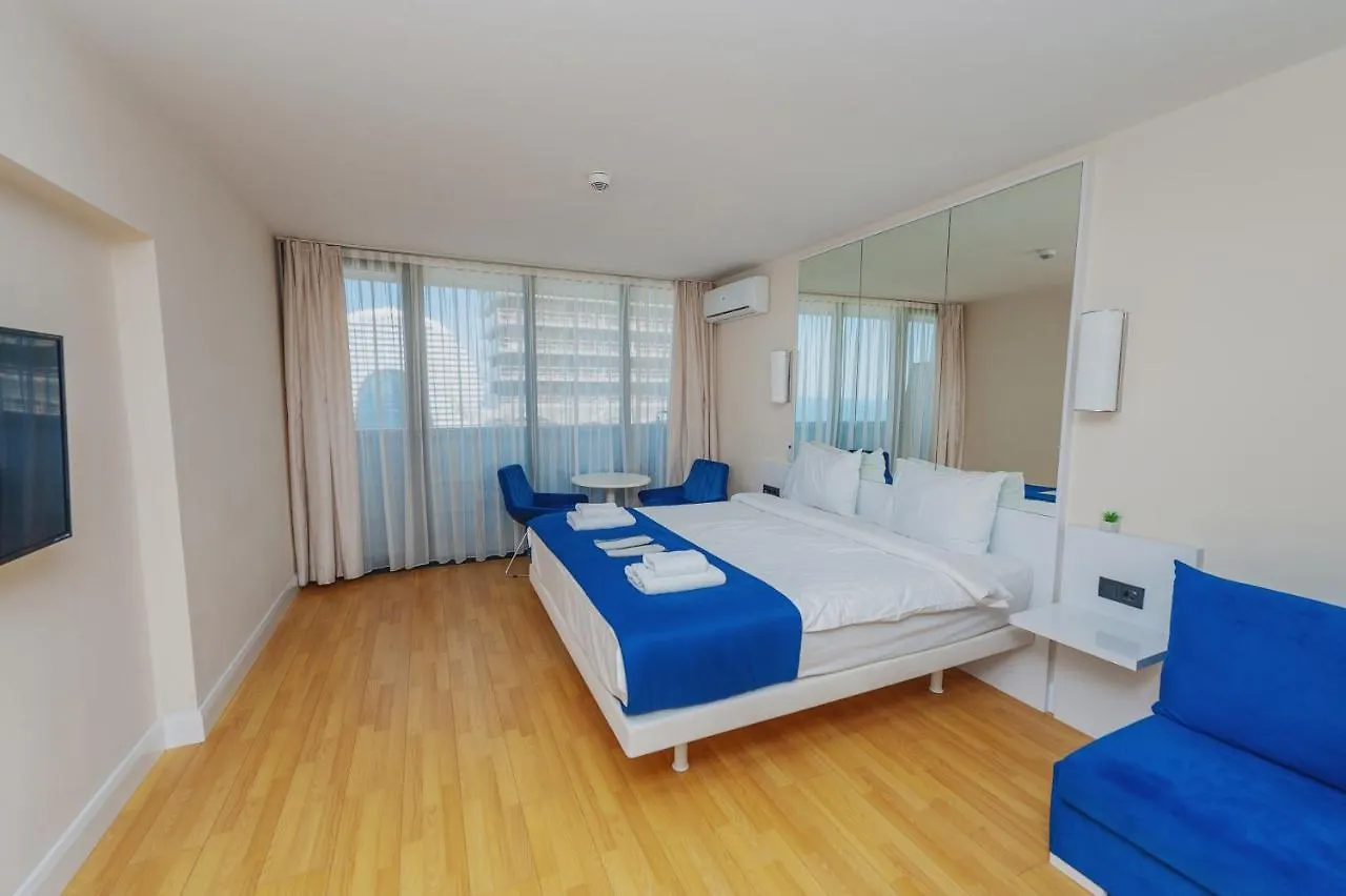 Orbi City Hub Apartments 巴统
